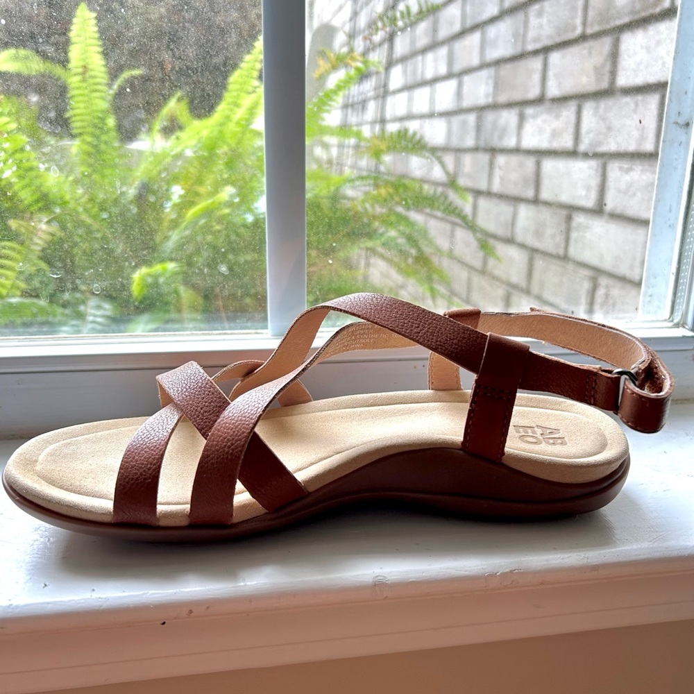 ABEO Bella sandals size 7.5